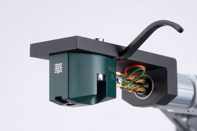 Hana E Series moving-coil phono cartridge fitted to a tonearm