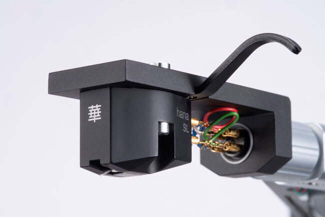 Hana S MkII moving-coil phono cartridge fitted to a tonearm